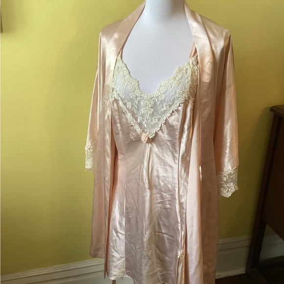 California Dynasty NWT Pretty Champagne Robe & Gown Set with Ivory Lace Size M - Picture 7 of 16